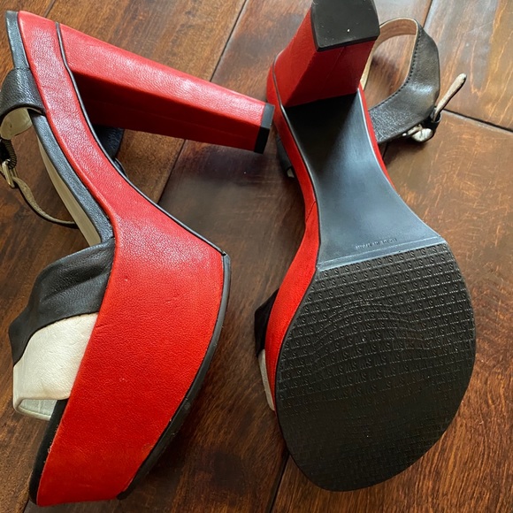 Stuart Weizman Platform Heels - Picture 3 of 4